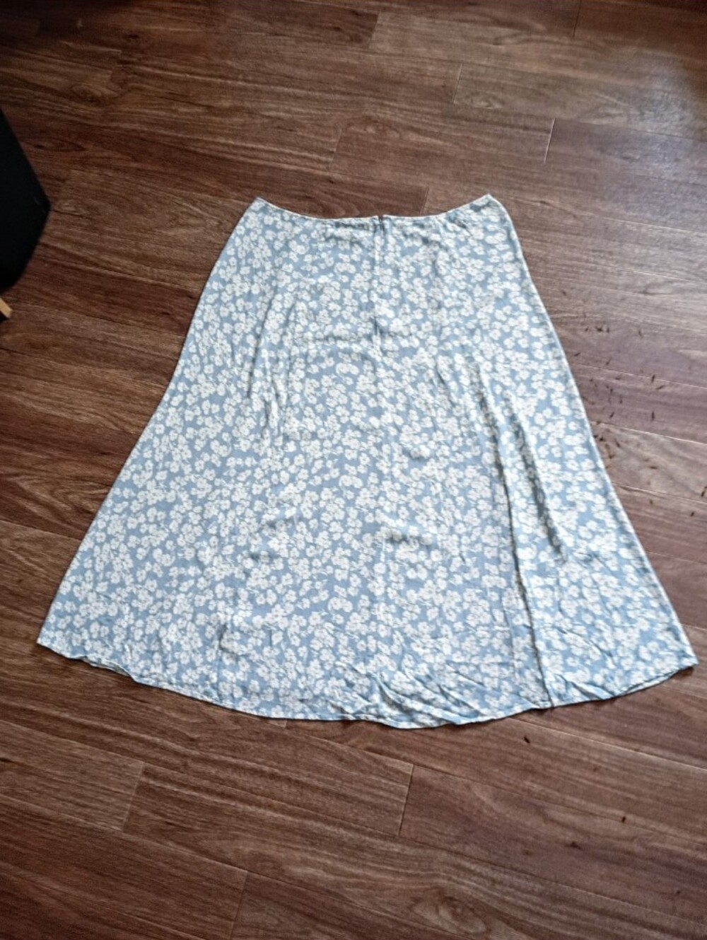 Reformation Blue White Floral Skirt sx 16 - Picture 6 of 8